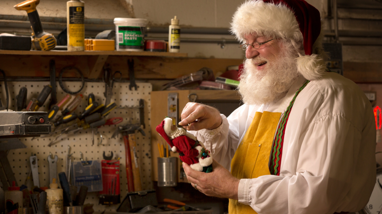 Centerra Hosts Annual Santa’s Workshop