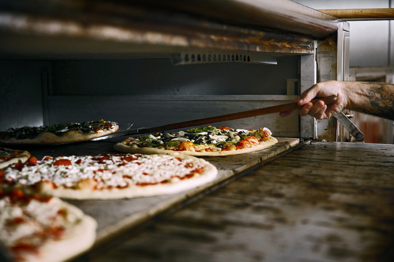 Anthony's Pizza & Pasta Menu Preparation. Photo by Marc Piscotty / © 2013).